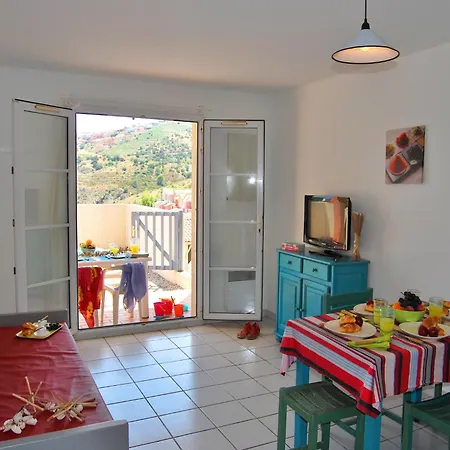 Colorful With Balcony Or Terrace 500m From The Sea Appartamento Cerbère