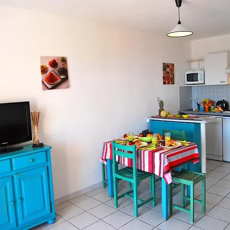 Colorful With Balcony Or Terrace 500m From The Sea