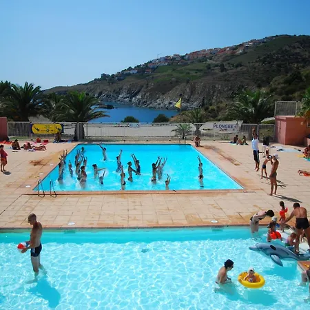 Colorful With Balcony Or Terrace 500m From The Sea *