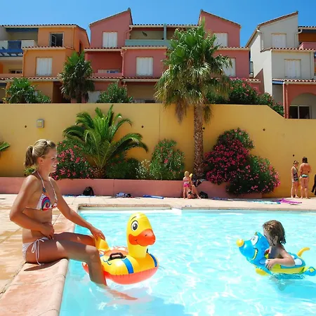 Colorful With Balcony Or Terrace 500m From The Sea