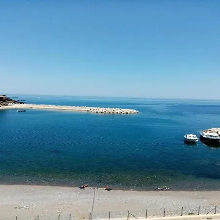 Colorful With Balcony Or Terrace 500m From The Sea Appartamento