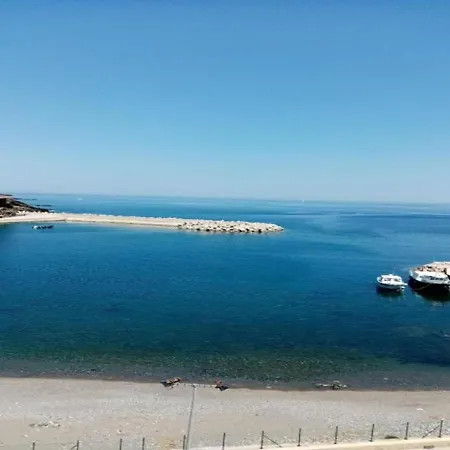 Colorful With Balcony Or Terrace 500m From The Sea