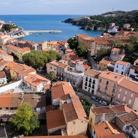 Colorful With Balcony Or Terrace 500m From The Sea